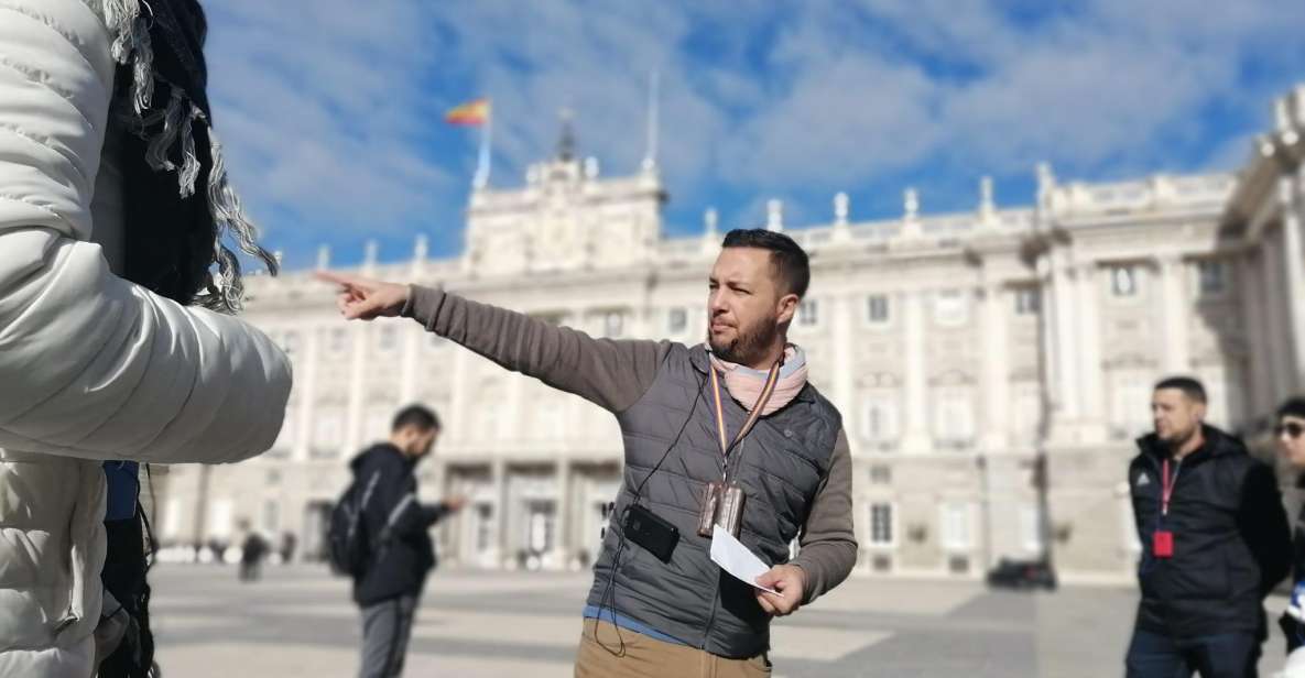 Madrid: Private Walking tour 2,5 hours or 5 hours - From Cibeles to Puerta del Sol: The Center Route That Gives Context