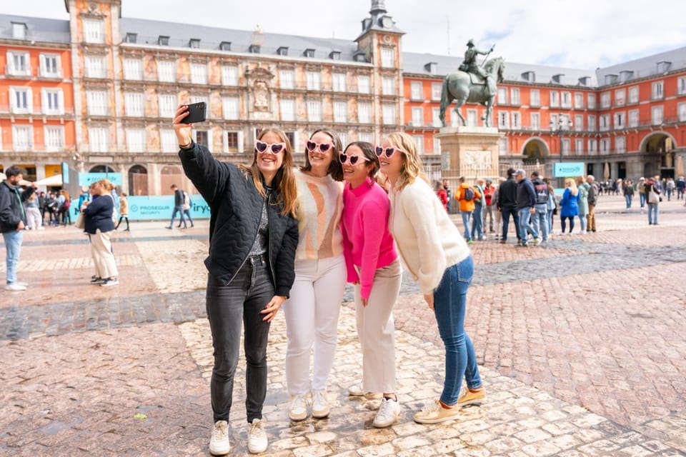 Madrid: Professional photoshoot at The Royal Palace - Key things that make this Royal Palace photoshoot work