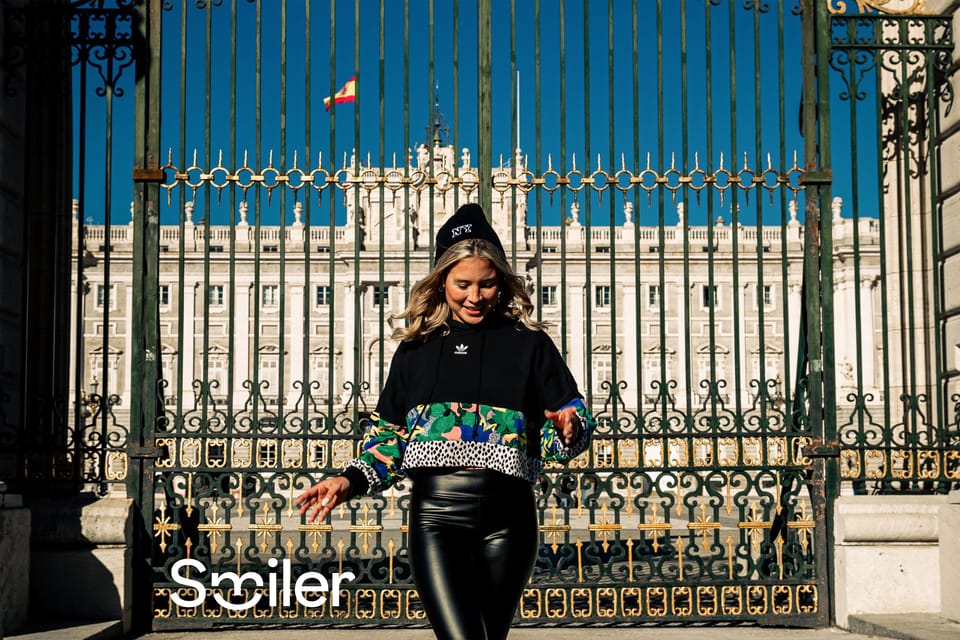 Madrid: Professional photoshoot at The Royal Palace - The 15–45 minute session: how it flows on the ground