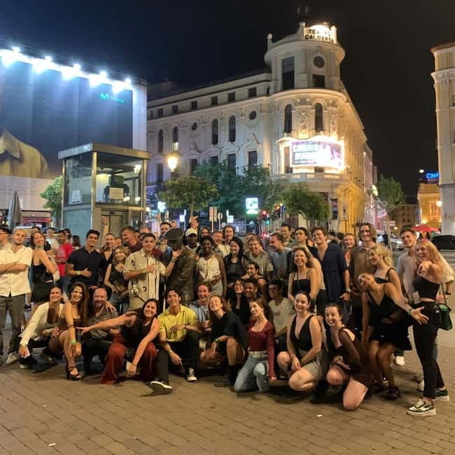 Madrid: Pub Crawl Madrid's Night Time - Three Bars, Three Free Shots, and a Simple Way to Meet People