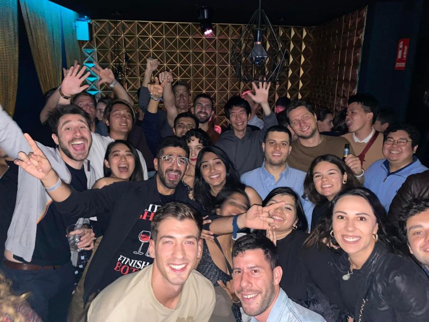 Madrid: PUBCRAWL Ruta de Bares y Fiesta por Madrid - Meeting at Vodafone, Plaza Puerta del Sol: where your night really starts