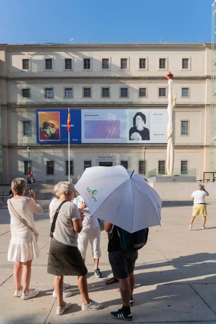 Madrid: Reina Sofía Guided Tour with Skip-the-Line Tickets - Finding the Start: Crystal Elevators and the White Umbrella