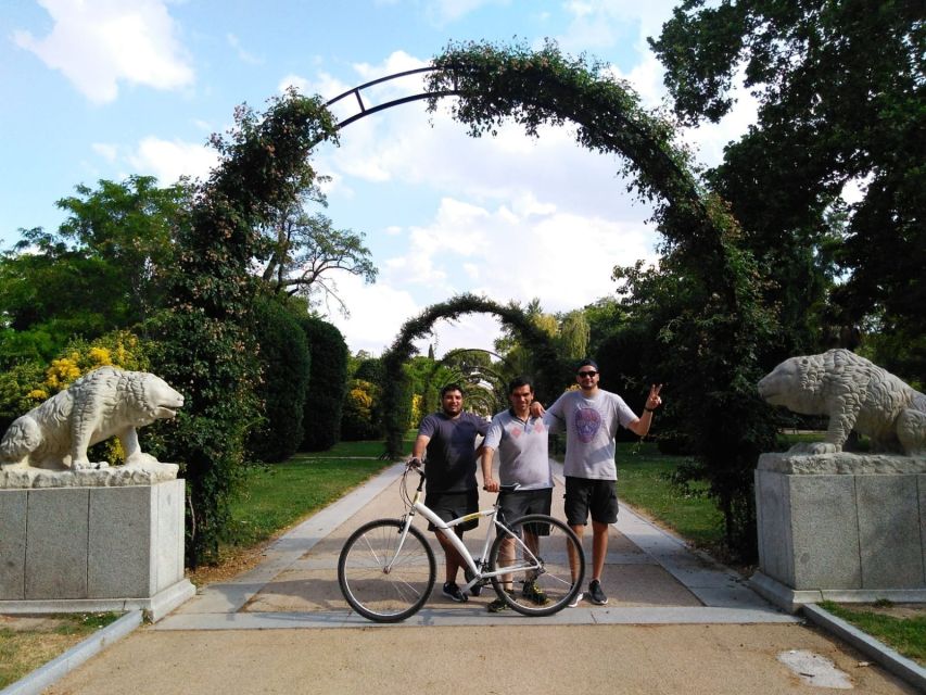 Madrid: Retiro Park and Literary Quarter by Bike - Key Things You’ll Notice on This Retiro + Literary Quarter Ride