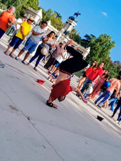 Madrid: Retiro Park Guided Tour with a Photographer - From Plaza de la Independencia to Alcala Gate: start smart