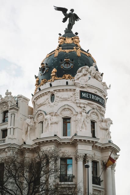 Madrid Retro Tour 120 min, old town, modern Madrid + surprise destination - Old Town Photo Stops Meet a Smooth, Multilingual Guide Setup