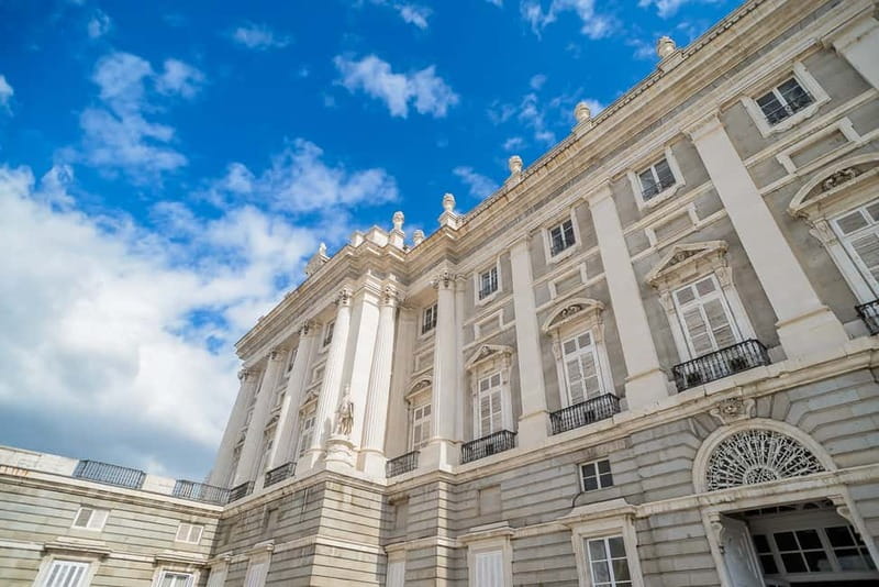 Madrid: Royal Palace Expert Guided Tour with Skip-the-Line - Price and Value at About $40: What You Get for Two Hours