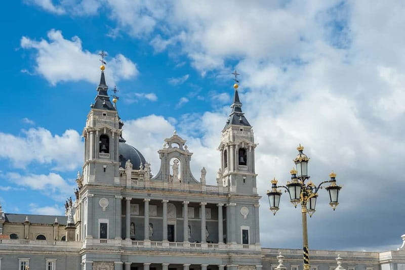 Madrid: Royal Palace Expert Guided Tour with Skip-the-Line - Should You Book This Royal Palace Skip-the-Line Tour?