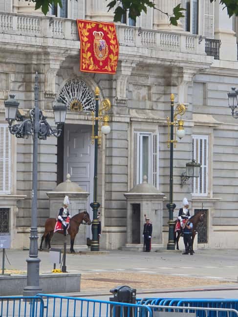 Madrid: Royal Palace Guided Tour w/ Skip-the-Line Entry - Key highlights you’ll care about