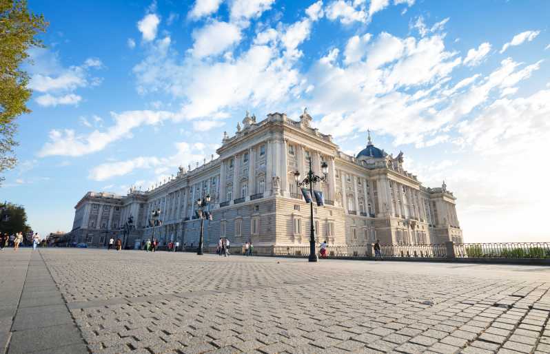 Madrid: Royal Palace Guided Tour with Skip-the-Line Entry - Photo rules and other small gotchas to plan for