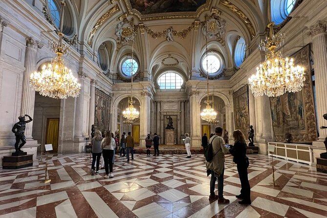 Madrid: Royal Palace Guided Tour with Skip the Line Ticket - The two-hour flow: what you’ll actually see