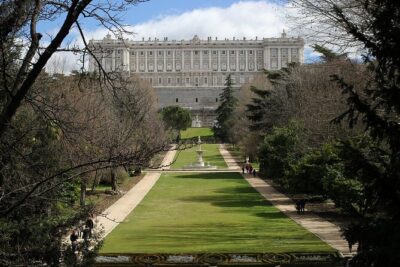 Madrid: Royal Palace Guided Tour with Skip the Line Ticket - Inside Stop 1: the Royal Palace as a living stage