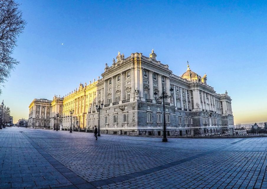 Madrid Royal Palace & Prado Museum + hotel pick-up & tickets - Private transportation and hotel pick-up: reducing Madrid friction