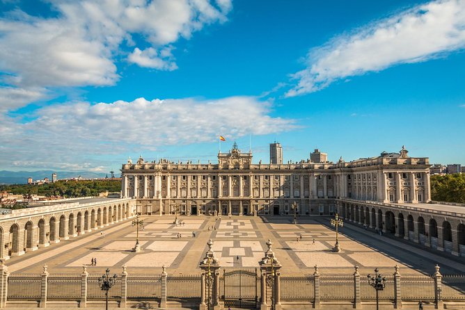 Madrid Royal Palace Private Tour with Skip-the-line Ticket - Guide Quality Makes or Breaks the Palace
