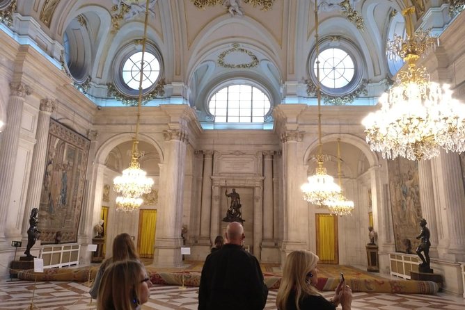 Madrid Royal Palace Private Tour with Skip-the-line Ticket - Architecture and Royal Ceremony Spaces: What the Guide Helps You Understand