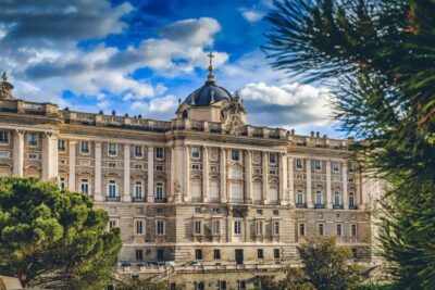 Madrid: Royal Palace Skip-the-Line Guided Tour - Where the tour starts at Calle Mayor
