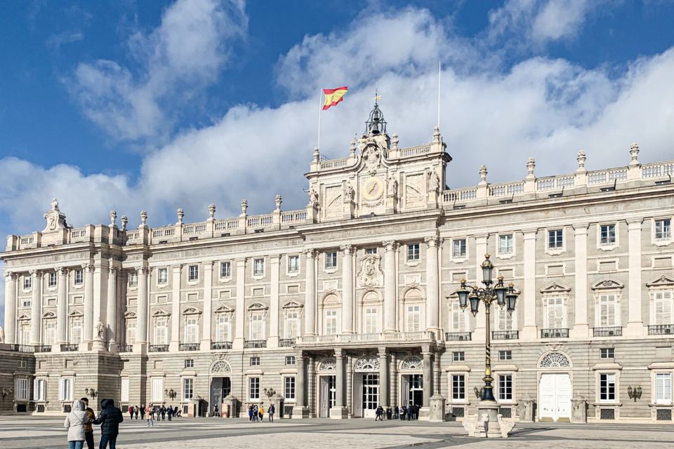 Madrid: Royal Palace Tour, Flamenco Show, & Tapas with Drink - Why This Palace + Flamenco Combo Works