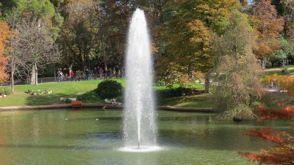 Madrid: Secrets of Retiro Park 2-Hour Walking Tour - Timing, pace, and what the itinerary feels like on the ground