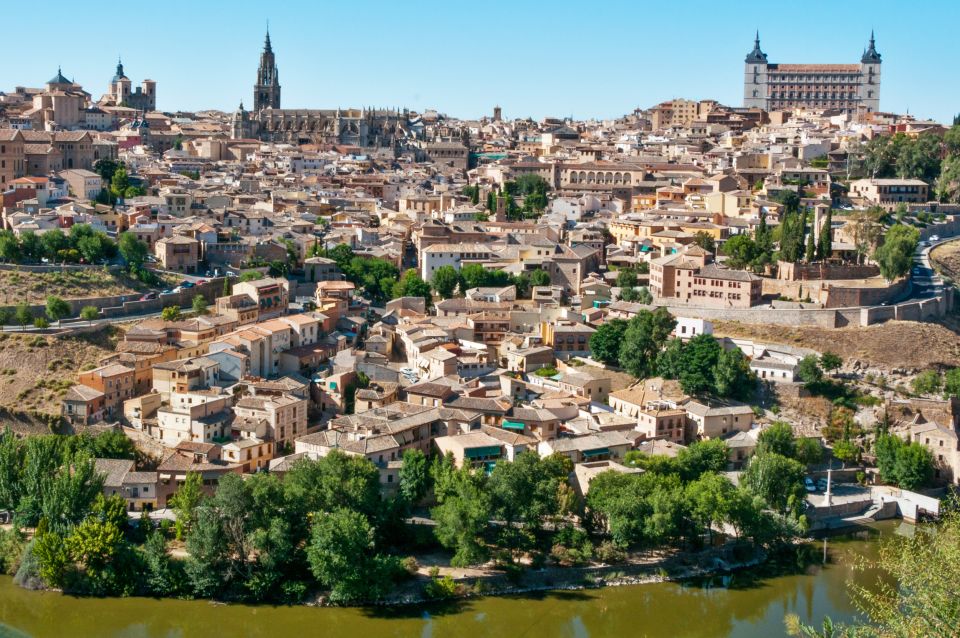 Madrid: Segovia and Toledo Tour, Alcazar, and Cathedral - Segovia: Roman Aqueduct First, Then the Alcázar Fairytale