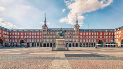 Madrid: Small-group historical walking tour - Meet at La Mariblanca: Starting in the Heart of Puerta del Sol