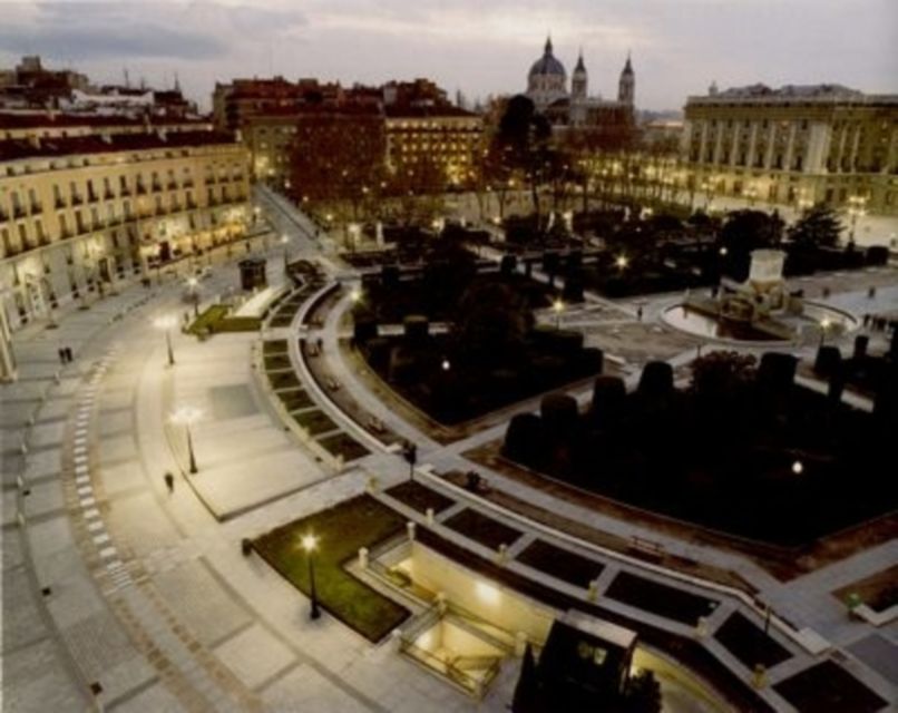 Madrid: Sunset and Night Lights eBike Tour - Starting at Calle Santiago and rolling into the old center