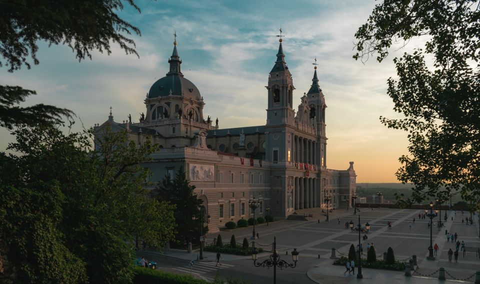 Madrid: Sunset Walking Tour with Optional Flamenco Show - Who Should Book This Tour (and Who Might Skip It)