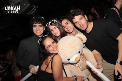 Madrid: Top Pub-Crawl with Drinks and Nightclub Entry - Price and What You Actually Get for Around $10