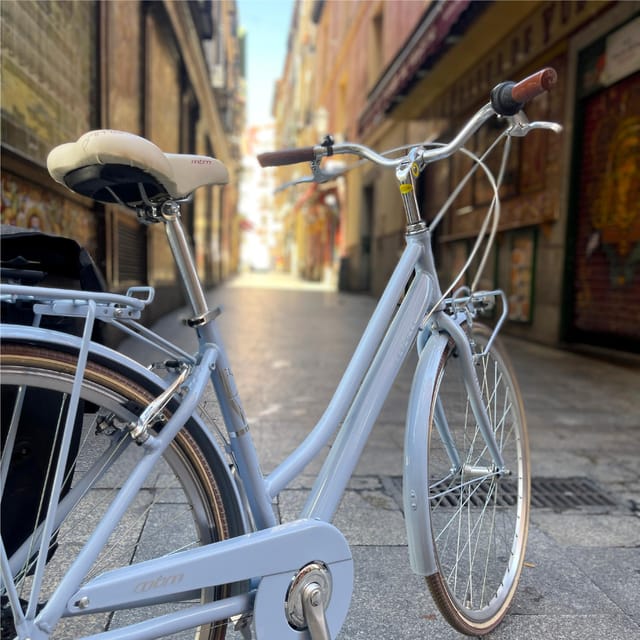 Madrid: Vintage Bike Rental with Tourist Map - Puerta del Sol: the center of gravity for your Madrid day
