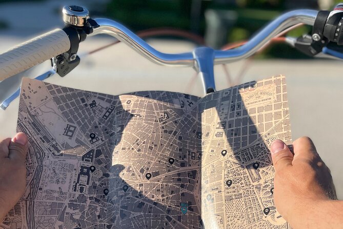 Madrid : Vintage Bikes Rentals with Old Map - Safety on Madrid Streets: Staying Comfortable on the Bike