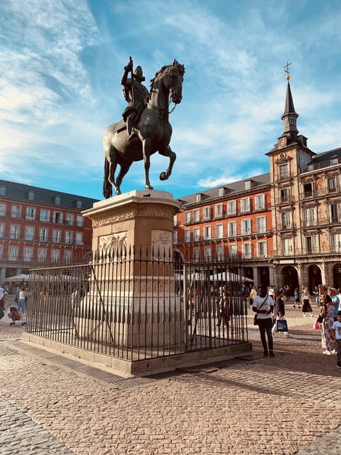 Madrid: Welcome to Madrid Guided Walking Tour in English - From Mayrit to democracy: what this Madrid walking tour really delivers
