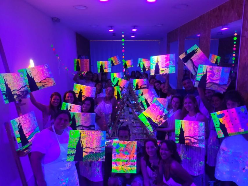 Madrid: Wine Gogh Glow Academy Paint and Sip Classes - How the class actually feels: art coaching with wine pacing