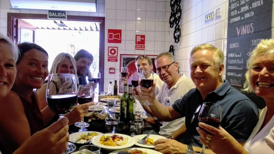 Madrid: Wine & Tapas Lunch tour - Plaza de Isabel II: the easy start you’re looking for