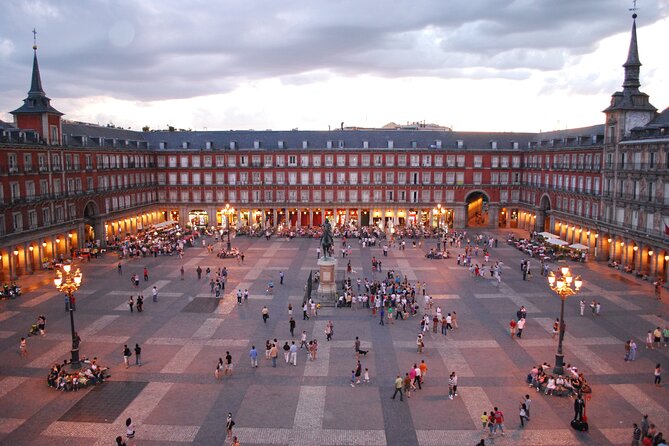 Madrid’s History, Bites & Sips – An Intimate Tour Since 2018 - From Arco de Cuchilleros to Sobrino de Botín: history you can smell