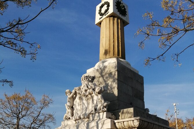 Manzanares River’s Story: A Self-Guided Audio Tour in Madrid - Obelisco de la Castellana (Arganzuela Obelisk) and Arganzuela Footbridge