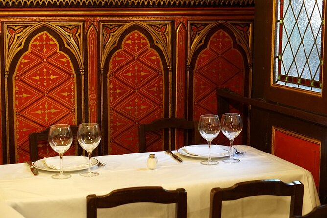 Prado Museum Tour & Lunch at the Oldest Restaurant in the World - The Literary Quarter Walk That Bridges Art to Real Madrid