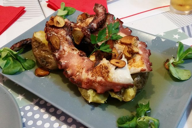 Private Food, Tapas & Wine Tour of Madrid with Customizable Menu All Included - Barrio de Las Letras: Literature Quarter, Food-First Wander