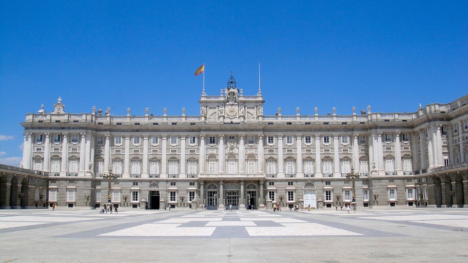 Private guided tour Royal Palace & Royal Collections Gallery - Price and value: what $169 per person buys you