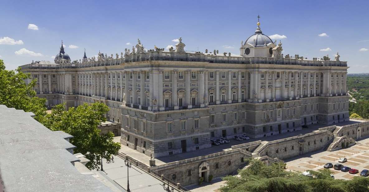 Private guided tour Royal Palace & Royal Collections Gallery - Royal Palace: from ceremonial spaces to the King and Queen’s private world