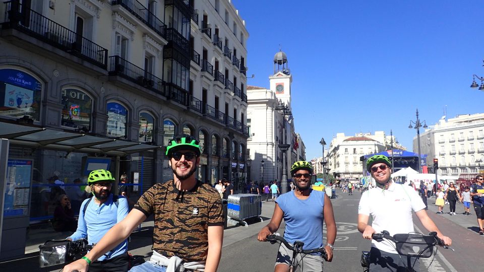 Private Madrid Bike Tour | Exclusive Guided Tour | From 30€ - Plaza de España Start: Fast Setup, Easy Beginning