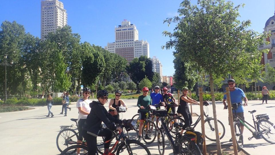 Private Madrid Bike Tour | Exclusive Guided Tour | From 30€ - E-Bike vs Regular Bike: Choose Based on How You Want to Spend Energy