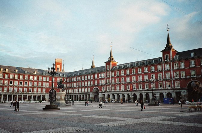 Private Tour: Santiago Bernabeu Stadium & Modern Madrid with Hotel pick up - Price and value: is $620.37 per person worth it?