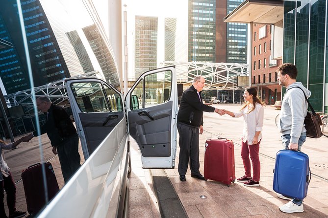 Private transfer departure from City Centre to Madrid Airport - Luggage rules: what’s included and what can cost extra