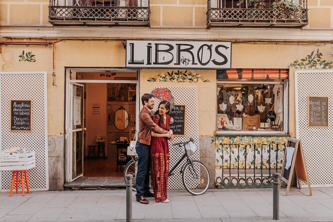 Private Vacation Photography Session with Photographer in Madrid - Photo Delivery: Online Gallery in About 5 Days