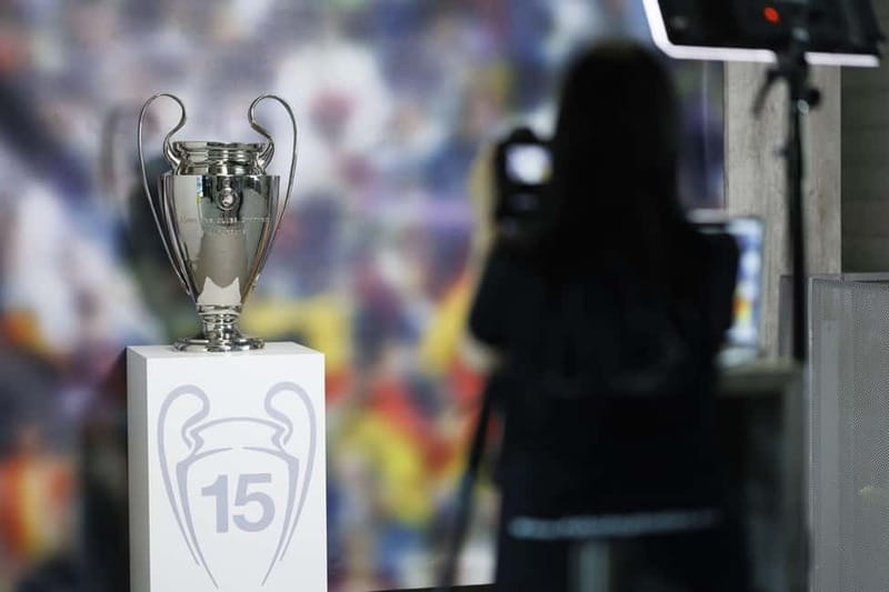 Real Madrid: Bernabeu Stadium SelfGuided Tour & Wine tasting - Real-world breaks: the official store stop