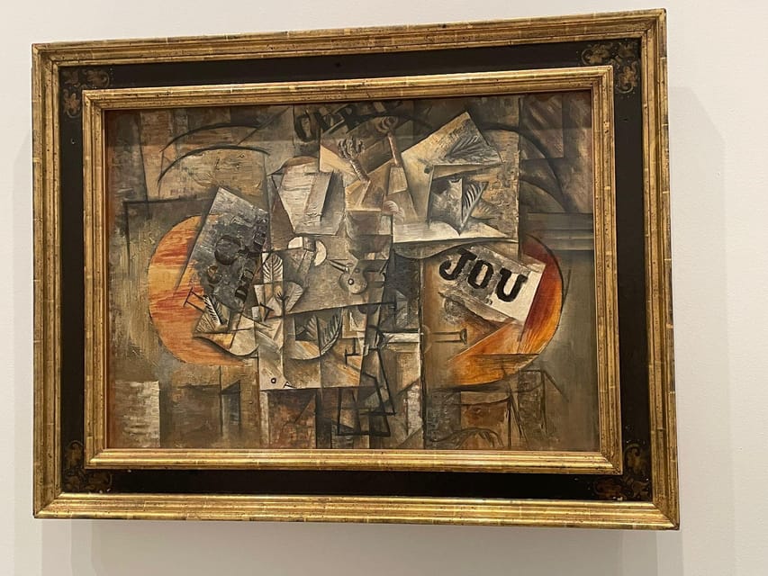 Reina Sofía Museum guided tour with ticket and skip the line - Temporary exhibitions: use them like bonus chapters