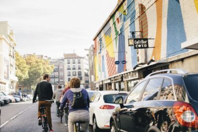 Rent a Bike in Madrid -Free phone holder and selfguided tour - Meet at Trixi Shop and Get Ready to Ride Smart
