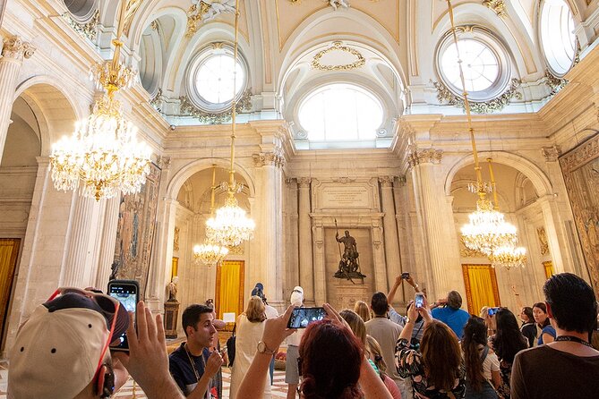Royal Palace of Madrid Guided Tour and Flamenco Show with Tapas - Meeting at Ópera: the easiest way to start your day on time