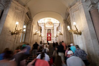 Royal Palace of Madrid Guided Tour and Flamenco Show with Tapas - Inside the Royal Palace: what a 2-hour guided visit really gives you