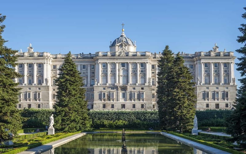 Royal Palace of Madrid: Private tour with entrance included - Key points at a glance