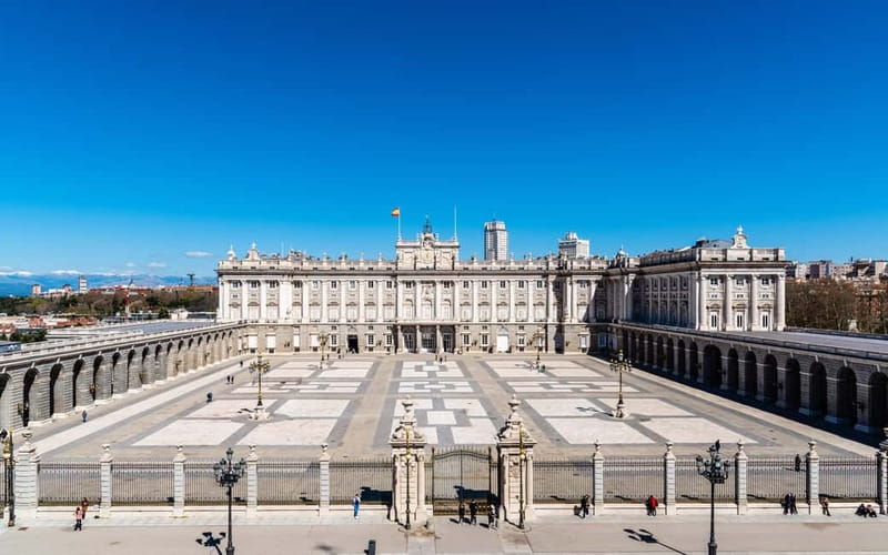 Royal Palace of Madrid: Private tour with entrance included - Artwork You’ll Appreciate Without Being an Art Expert