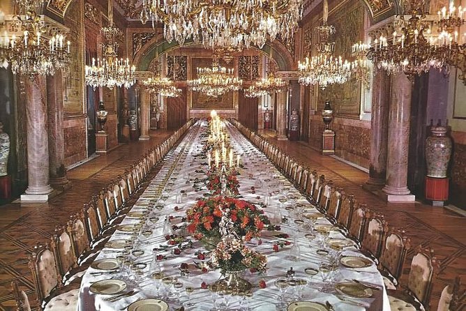 Royal Palace & Old City Madrid Guided Tour Semi-Private 8ppl Max - La Latina streets, Plaza de la Paja, and the charm of doing less